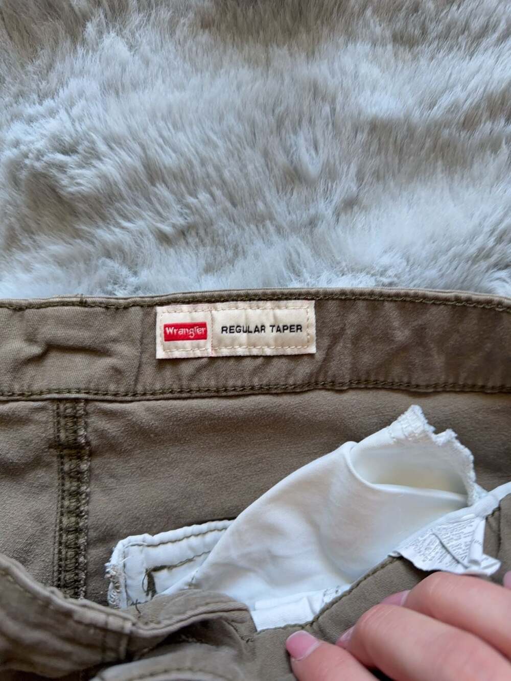 Wrangler Y2K Regular Taper Cargo Pants in Khaki Brown - Picture 2 of 7